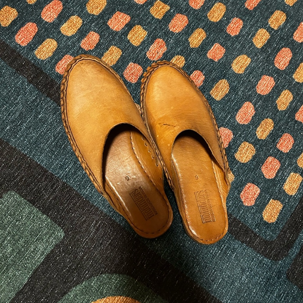 Women's Classic Leather Mules in Honey Tan - Picture 3 of 6